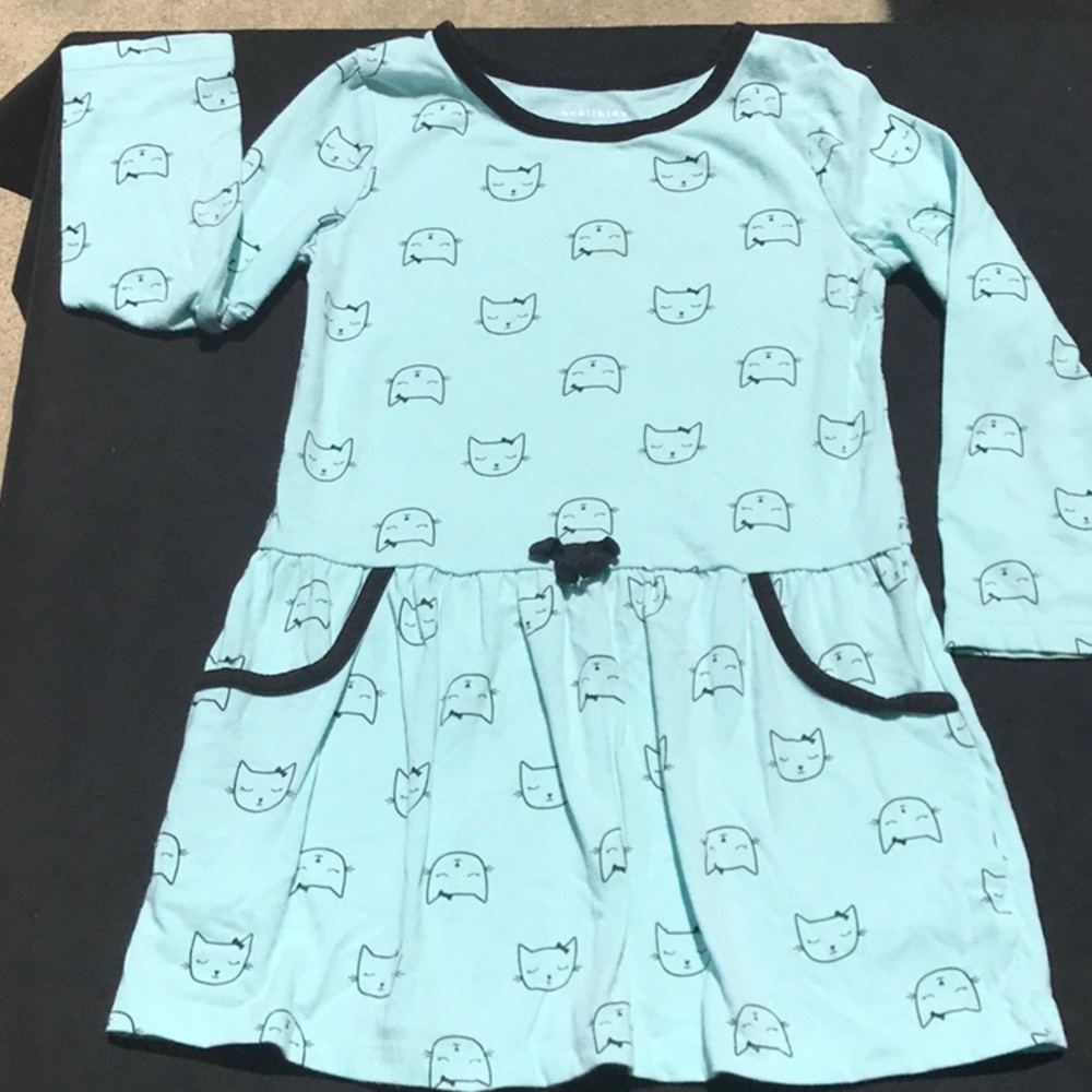 *SOLD* Blueish top, long sleeve